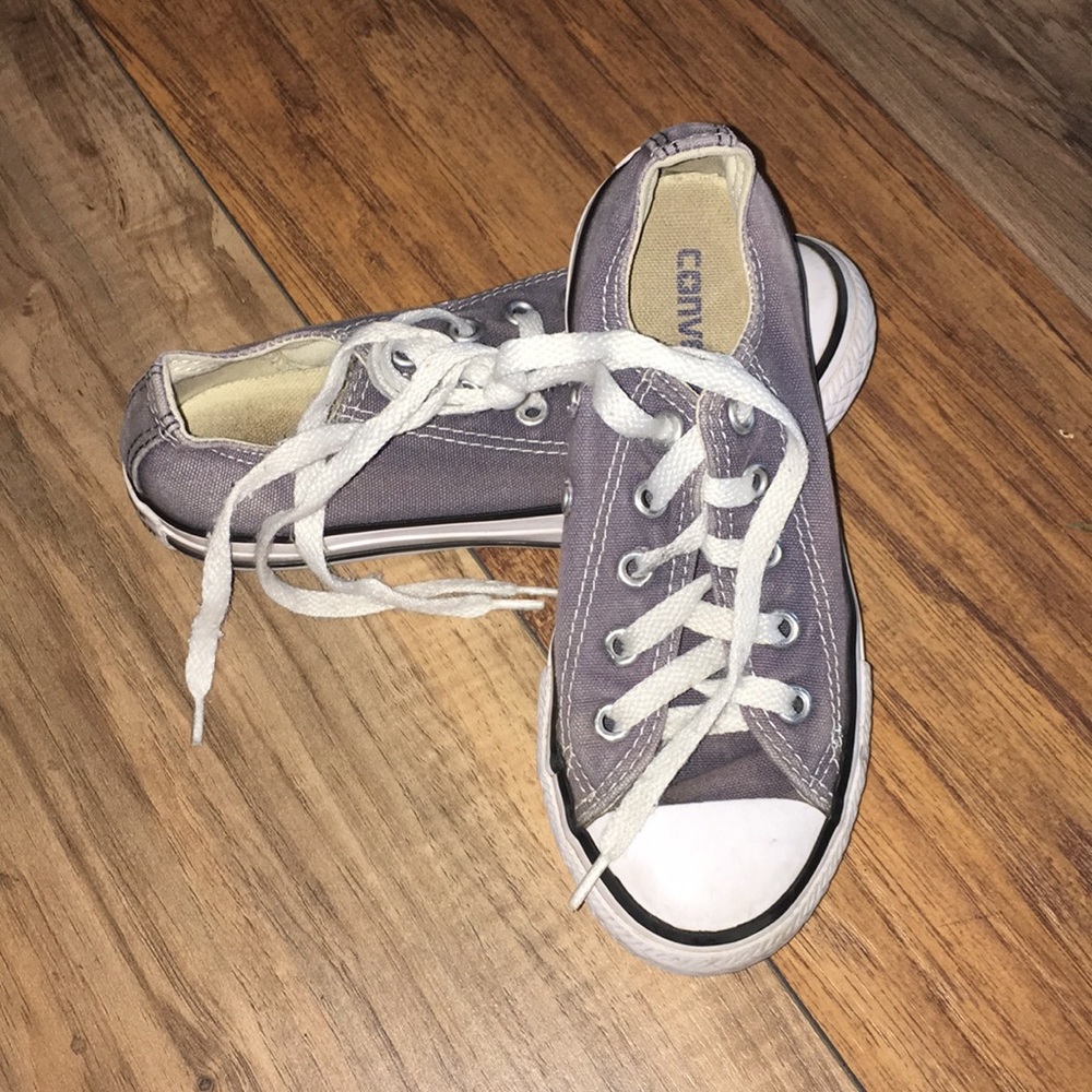 Grey converse